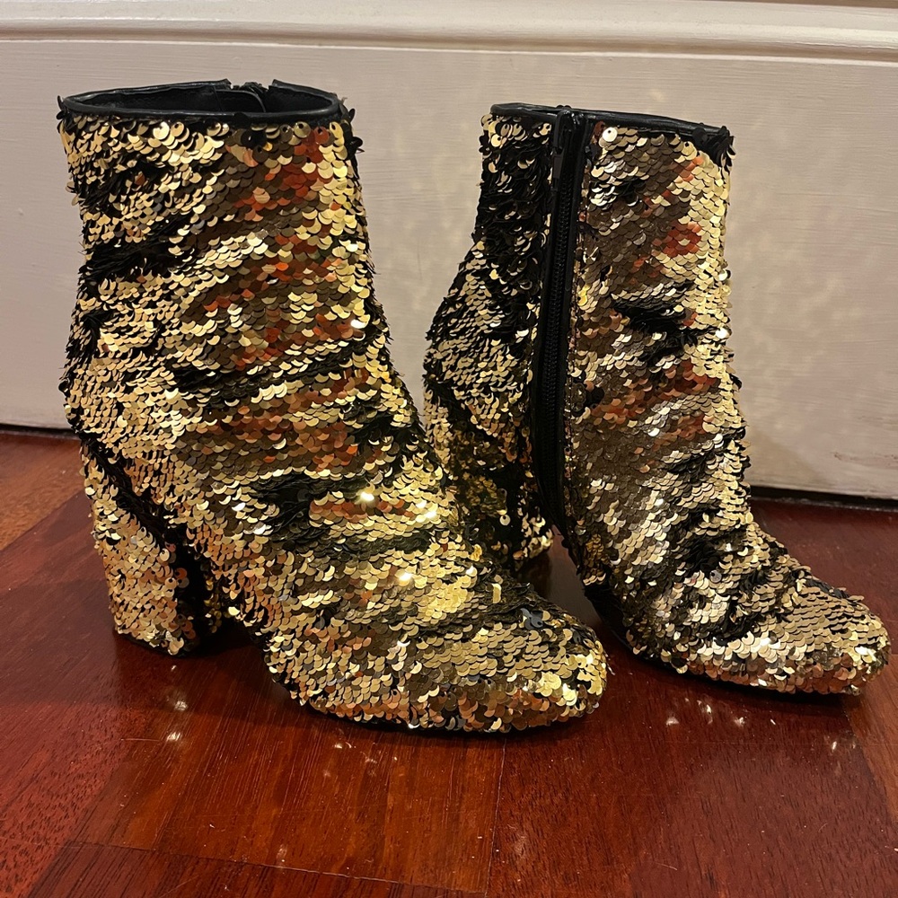 Steve Madden | Gold and matte black flip sequin boots